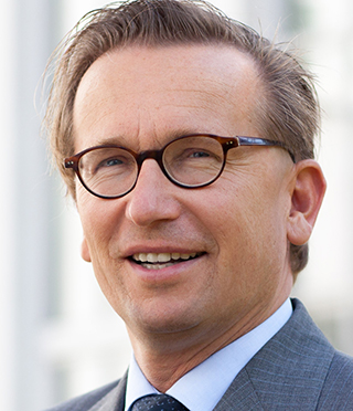 Dr. Marc Surminski