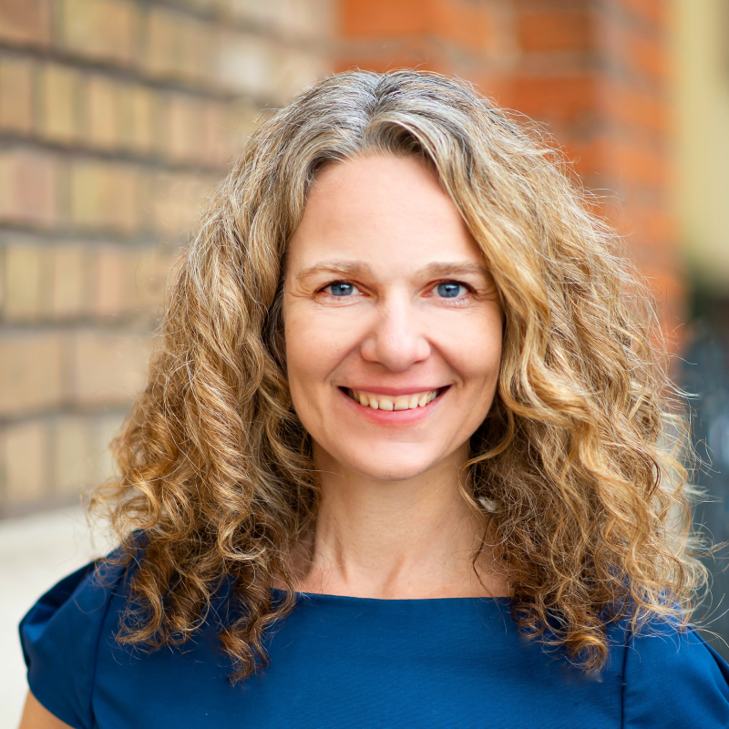 Dr. Julia Reichert